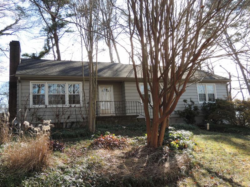 5718 Westover Dr, Knoxville, TN 37919