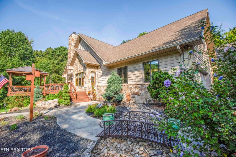 572 Lewis Ln, Blaine, TN 37709