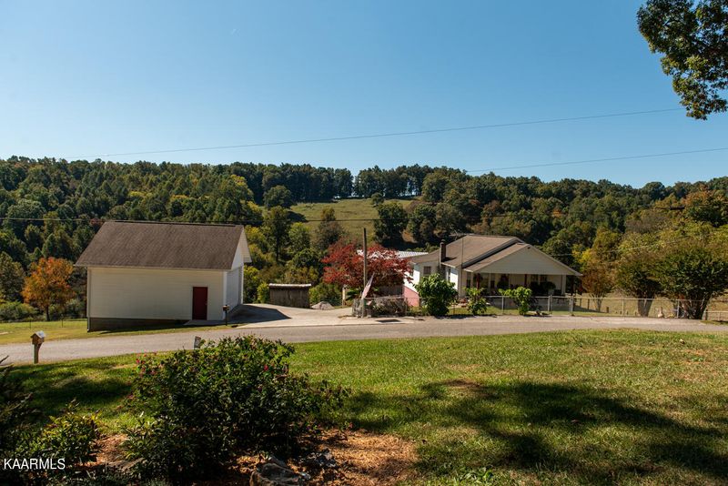 572 Mackey Rd, Washburn, TN 37888