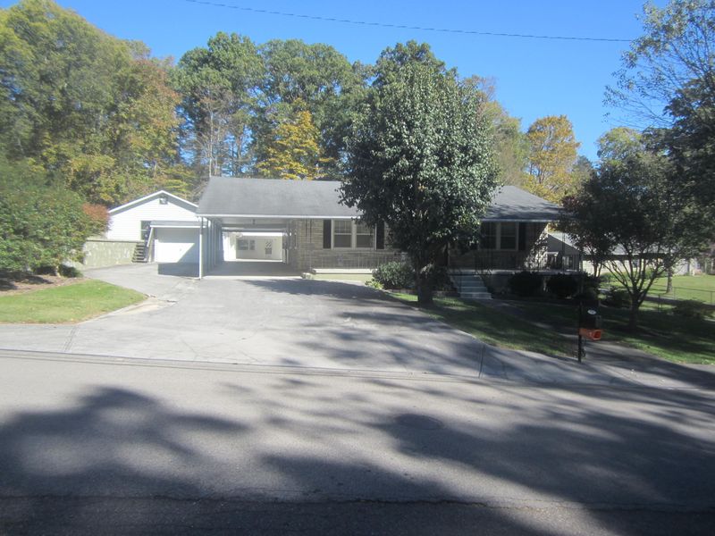 5720 Ridgewood Rd, Knoxville, TN 37918