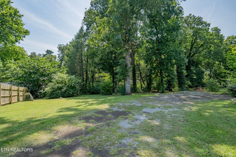 5721 NW Davida Rd, Knoxville, TN 37912