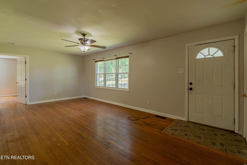 5721 NW Davida Rd, Knoxville, TN 37912