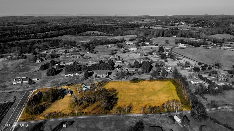 5721 River Rd, Loudon, TN 37774