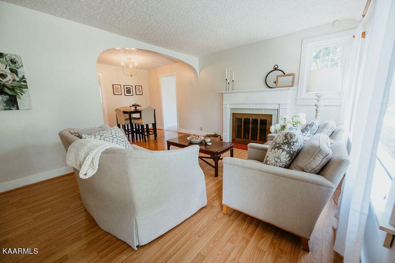 5723 Central Avenue Pike, Knoxville, TN 37912