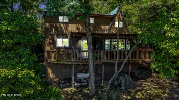 5723 Lakeshore Dr, Tallassee, TN 37878