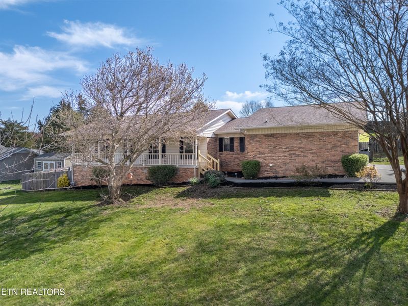 5725 Academy Dr, Morristown, TN 37814