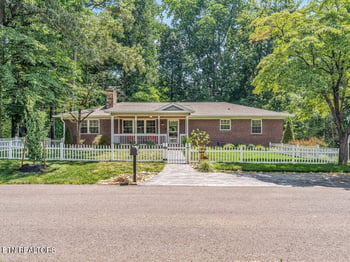 5728 Oak Rd, Knoxville, TN 37918