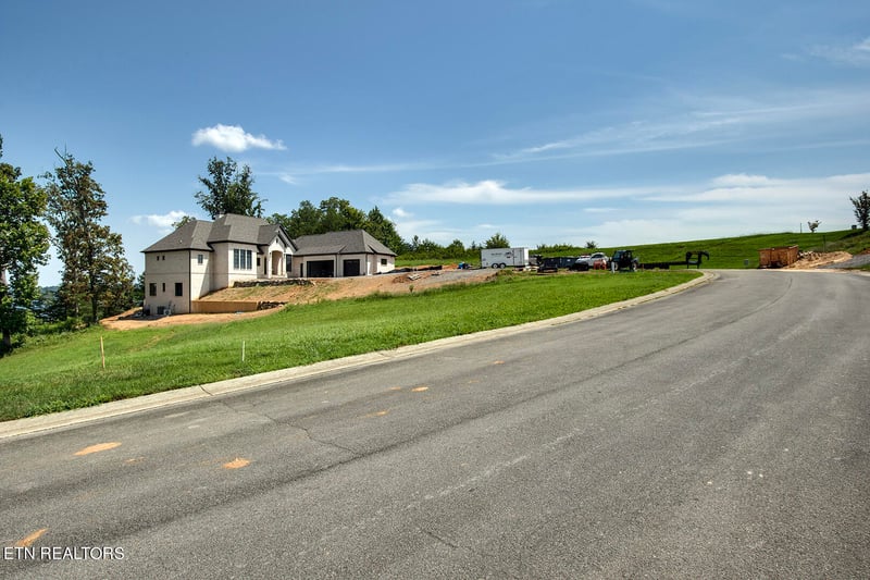 573 Champions Way, Lenoir City, TN 37772
