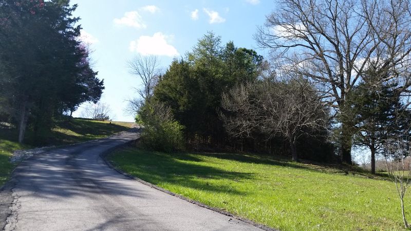 5735 Perry Rd, Knoxville, TN 37914