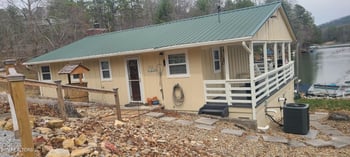 5739 Lakeshore Dr, Tallassee, TN 37878