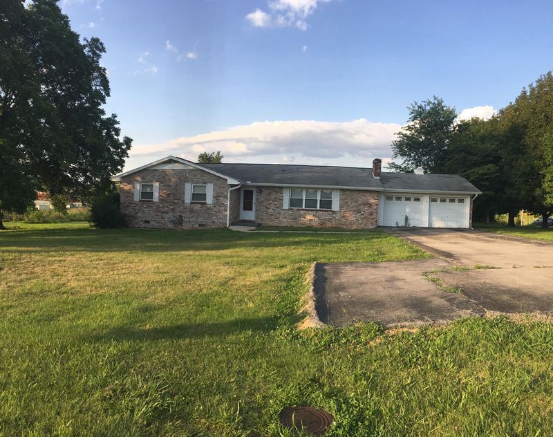 574 Academy Dr, Seymour, TN 37865