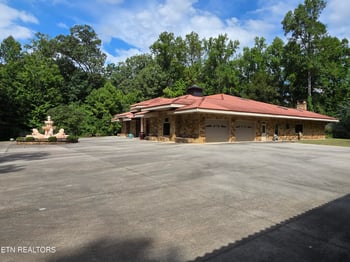 574 Bacon Springs Ln, Clinton, TN 37716