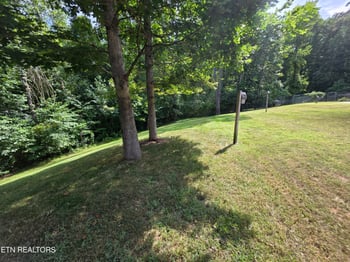 574 Bacon Springs Ln, Clinton, TN 37716