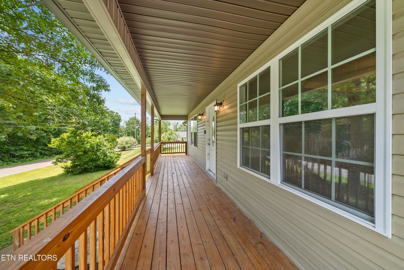 574 Camelia Dr, Crossville, TN 38555