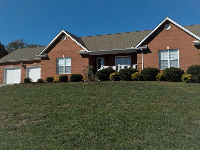 575 Carpenters View Dr, Maryville, TN 37801