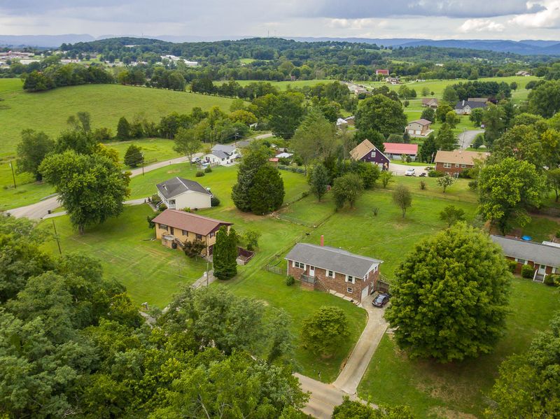 575 Dover Rd, Morristown, TN 37813