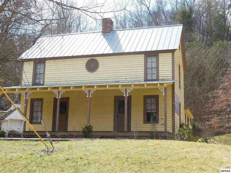 575 Proffitt Rd, Gatlinburg, TN 37738
