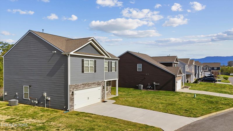 575 Smoky Valley Ln, Seymour, TN 37865