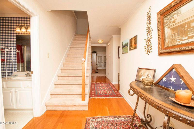 576 Brookshire Way, Knoxville, TN 37923