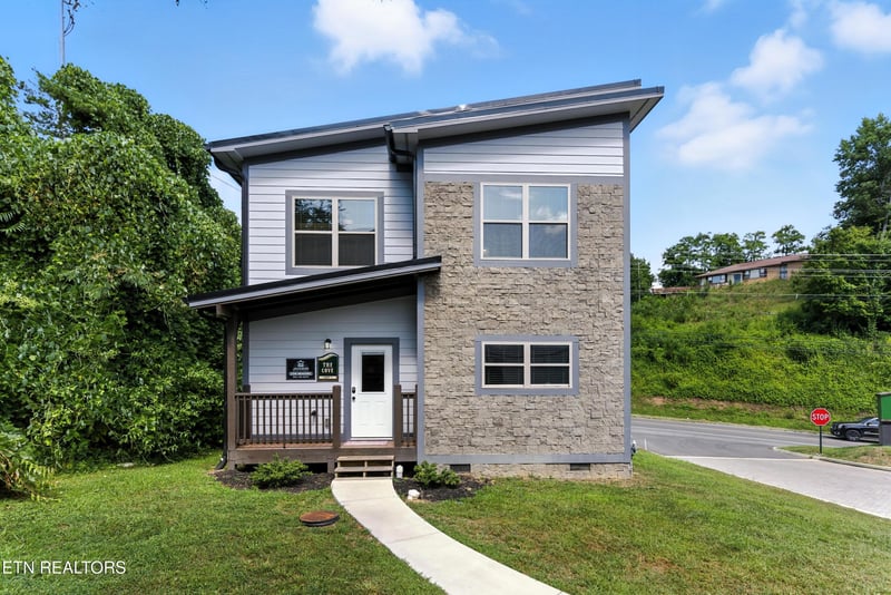 576 Dollywood Ln #1, Pigeon Forge, TN 37863