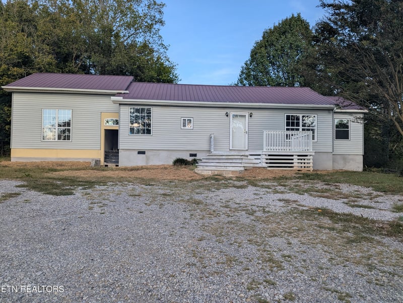 576 Highway 70, Lenoir City, TN 37771
