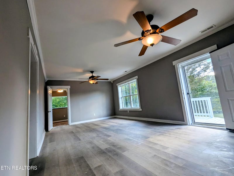 576 Highway 70, Lenoir City, TN 37771
