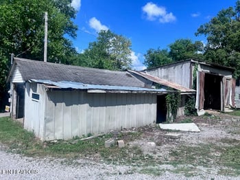 576 Hwy 70, Lenoir City, TN 37771