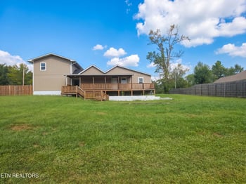 576 Stanley St, Oneida, TN 37841