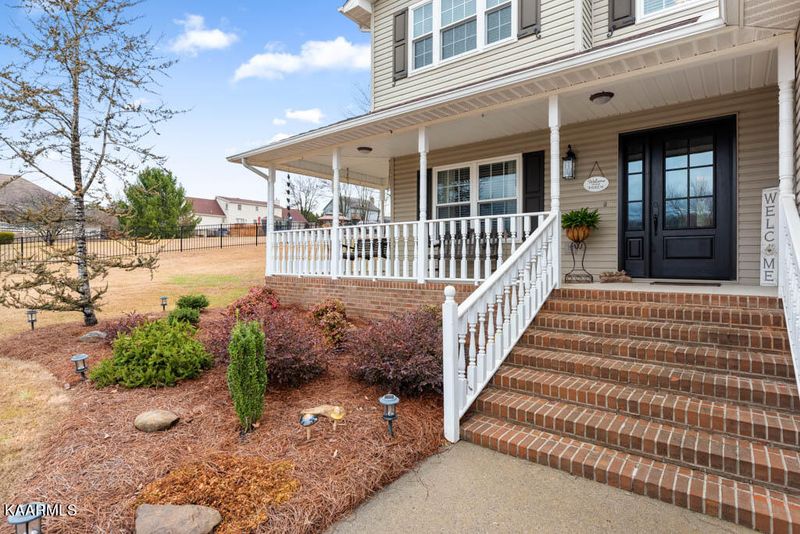 578 Mariner Point Dr, Clinton, TN 37716