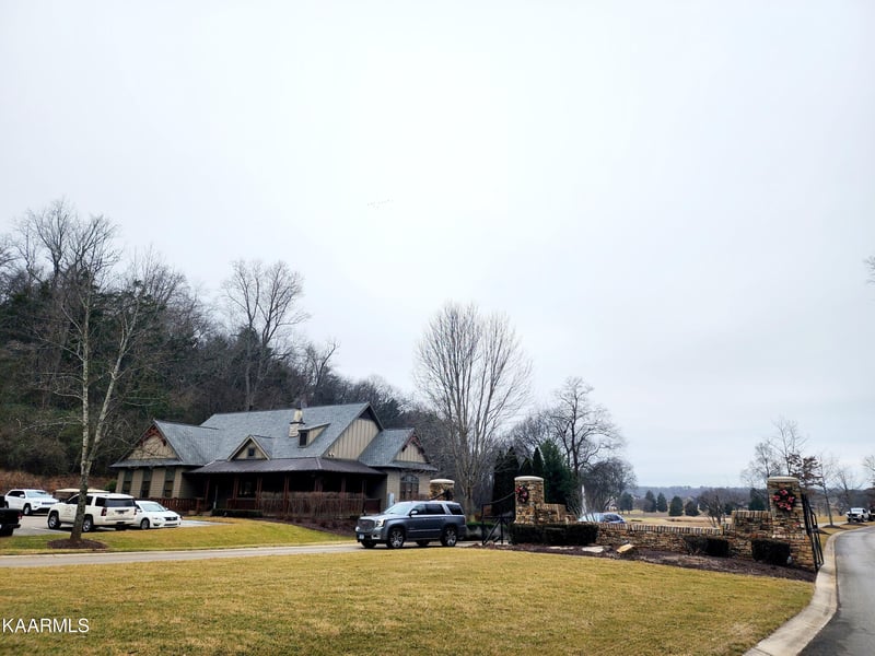578 Mockingbird Ln, Loudon, TN 37774