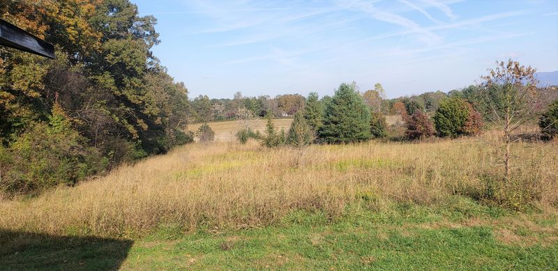 579 Adams Rd, Walland, TN 37886