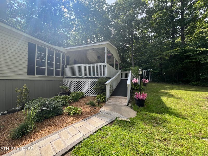 58 Wallop Dr, Crossville, TN 38571