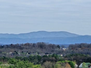 580 Cordova Ln, Lenoir City, TN 37771