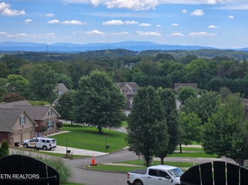 580 Cordova Ln, Lenoir City, TN 37771