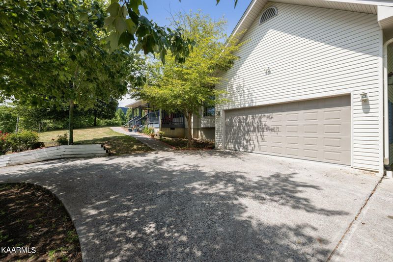 580 Kings Hills Blvd, Pigeon Forge, TN 37863