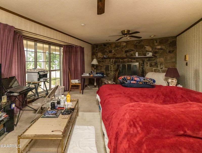 580 W Meadow Rd, Greenback, TN 37742