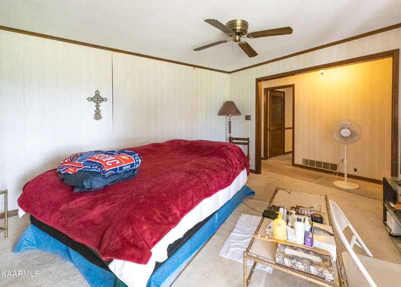 580 W Meadow Rd, Greenback, TN 37742