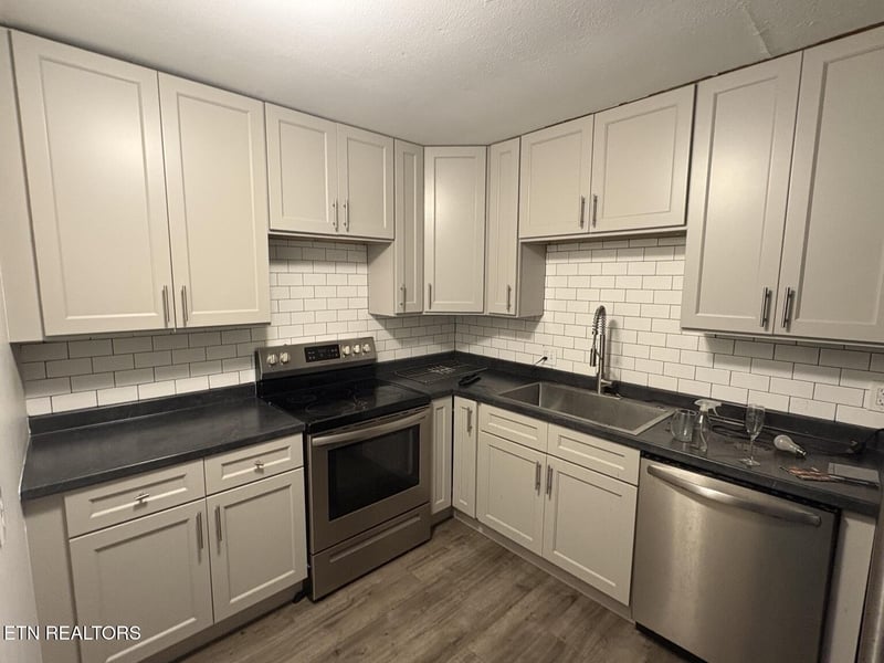 5800 Fountain Rd, Knoxville, TN 37918