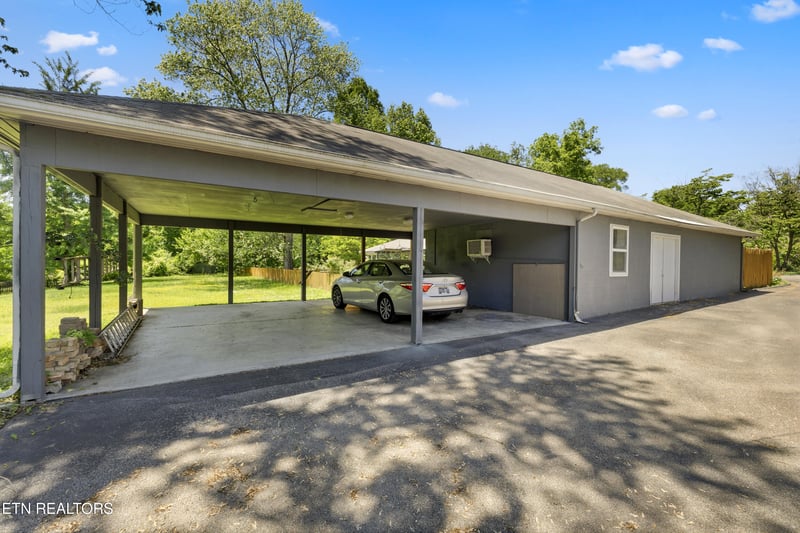 5800 Holston Hills Rd, Knoxville, TN 37914