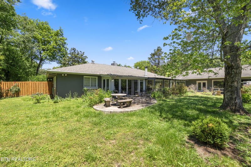 5800 Holston Hills Rd, Knoxville, TN 37914