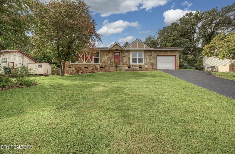 5800 Outer Dr, Knoxville, TN 37921