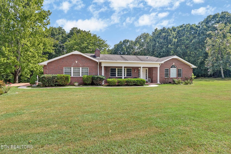 5804 Genesis Rd, Crossville, TN 38571