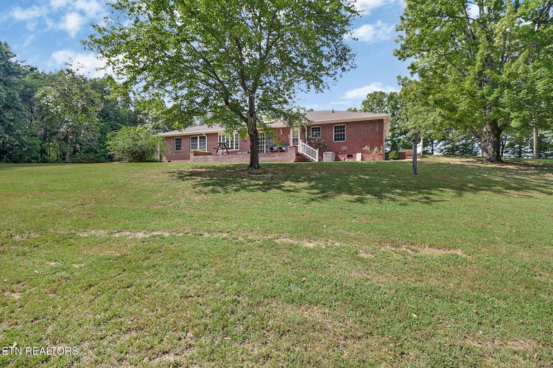 5804 Genesis Rd, Crossville, TN 38571