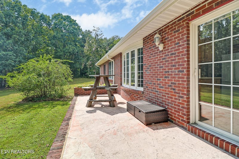 5804 Genesis Rd, Crossville, TN 38571