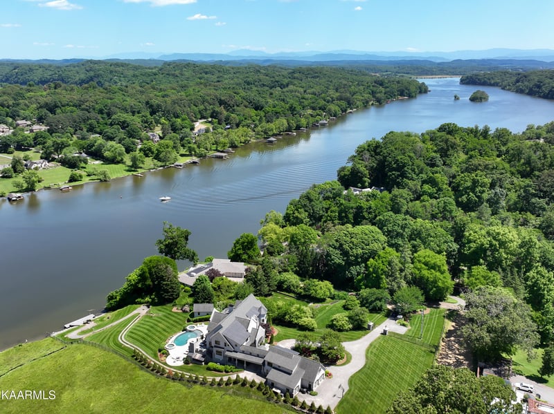5804 Lyons View Pike, Knoxville, TN 37919