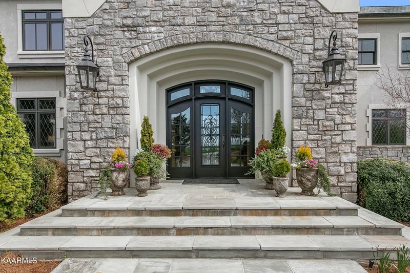5804 Lyons View Pike, Knoxville, TN 37919