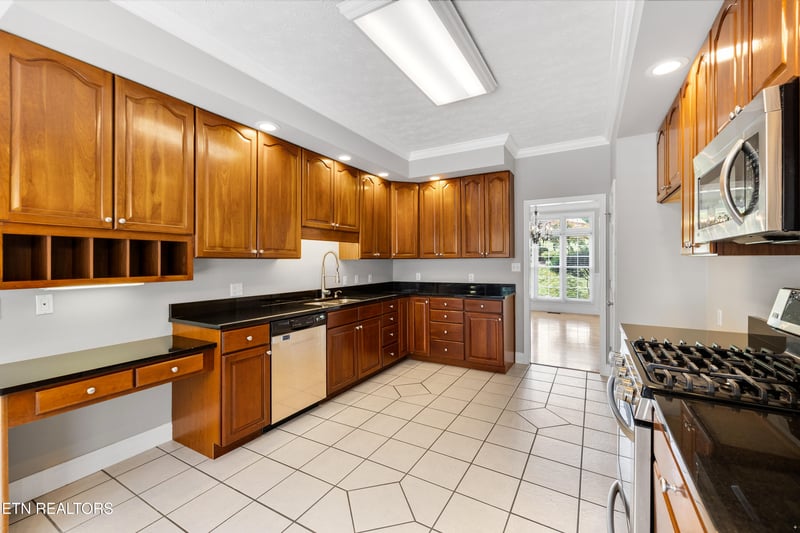 5808 Broughton Ct, Powell, TN 37849