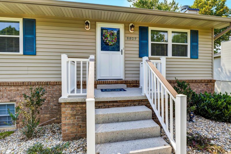 5809 Outer Dr, Knoxville, TN 37921