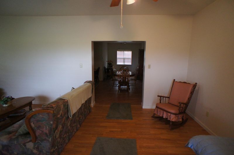 581 Shady Ln, Oneida, TN 37841