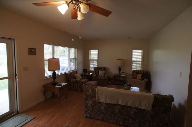 581 Shady Ln, Oneida, TN 37841